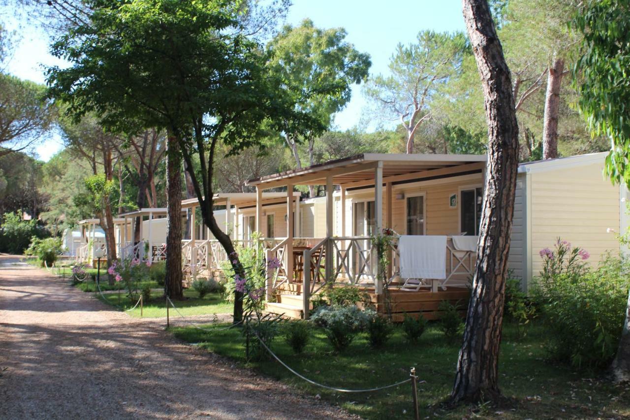 Camping I Melograni Марина-ді-Біббона Екстер'єр фото